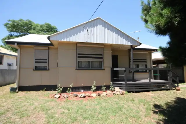 15 Spooner Ave, Mount Austin NSW 2650