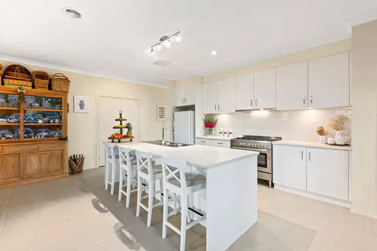 Second view of Homely house listing, 6 Perendale Place, Doreen VIC 3754
