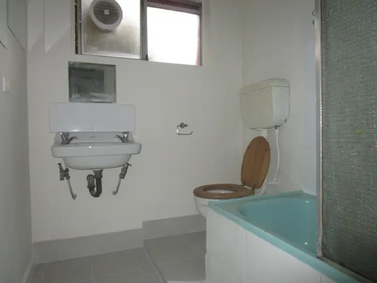 Fourth view of Homely apartment listing, 3/44 King Street, Fitzroy North VIC 3068