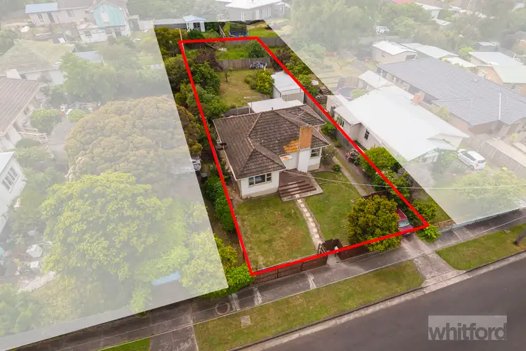 16 Nelson Avenue, Highton VIC 3216