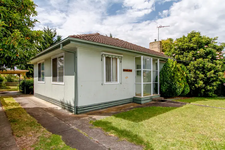16 Campbell Court, Sale VIC 3850