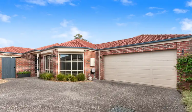 2/5 Thomas Street, Pakenham VIC 3810