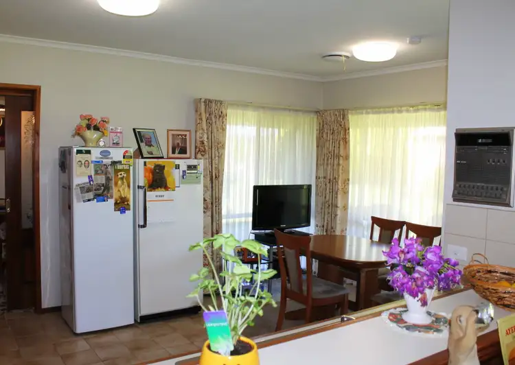 Fifth view of Homely house listing, 1 Renda Court, Narre Warren North VIC 3804