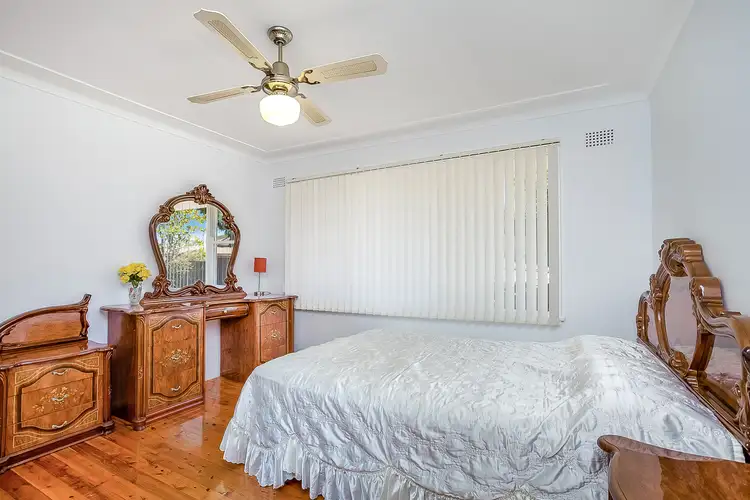 Fifth view of Homely house listing, 1 Sunlea Place, Allambie Heights NSW 2100