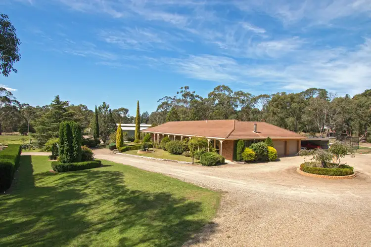 4 Evans Grove, Wandin North VIC 3139