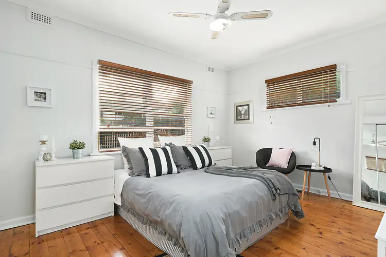 Fourth view of Homely house listing, 10 Oakhurst Avenue, Heidelberg VIC 3084