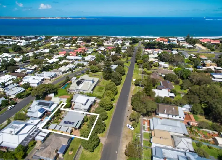 11 Swanston Street, Queenscliff VIC 3225