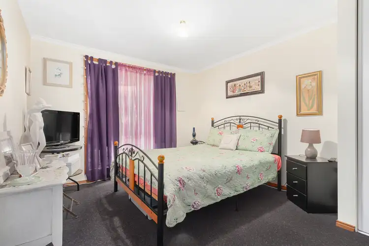 Fifth view of Homely house listing, 4 Lauren Square, Pakenham VIC 3810