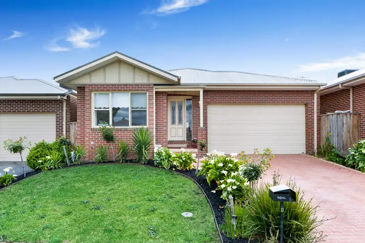 8 Dargo Crescent, Doreen VIC 3754