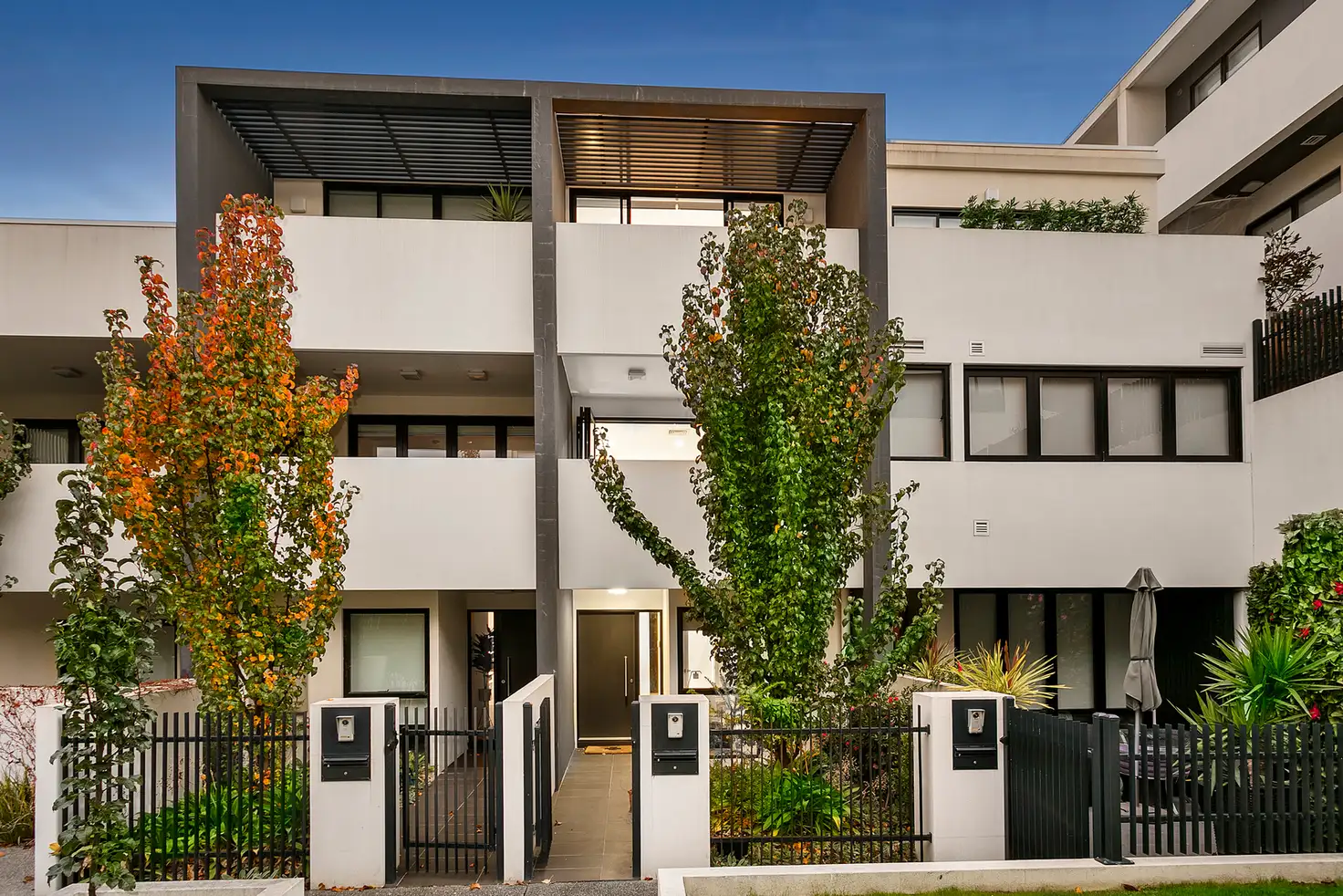 Main view of Homely townhouse listing, 5 Banksia Way, Malvern VIC 3144