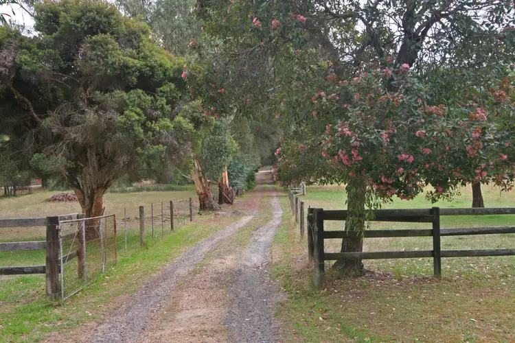440 Dore Road, Nar Nar Goon North VIC 3812