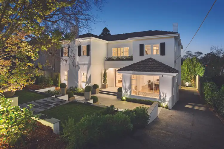 8 Myrnong Crescent, Toorak VIC 3142