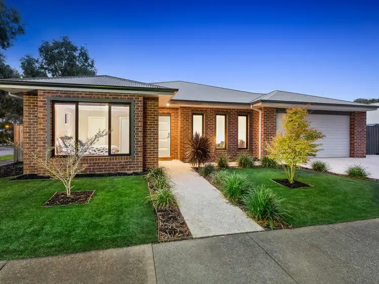 24 Gunghalin Drive, Doreen VIC 3754