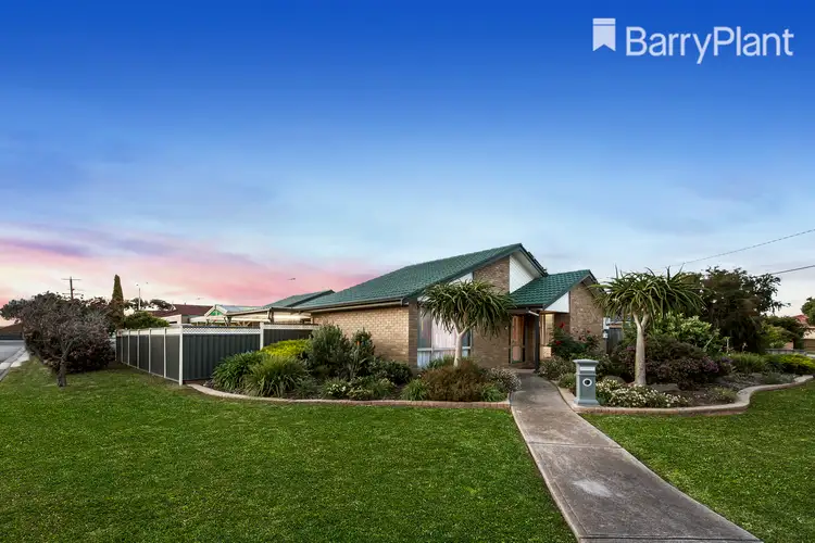 33 Bartlett Crescent, Hoppers Crossing VIC 3029