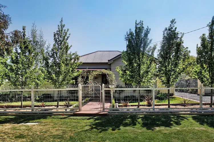 7 Sturt Street, Kyneton VIC 3444