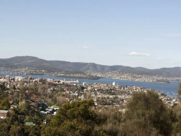 5 Montrivale Rise, Dynnyrne TAS 7005