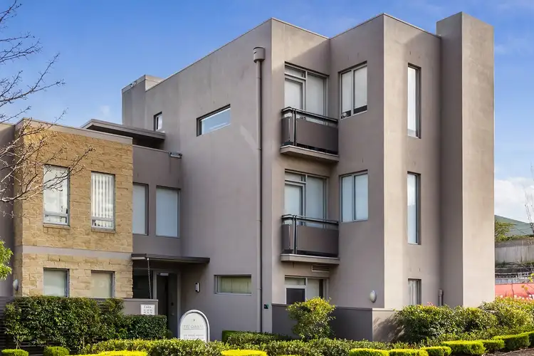 32/3 Sovereign Point Court, Doncaster VIC 3108