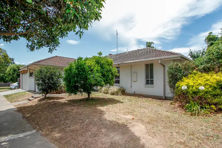 27 Inglis Street, Sale VIC 3850