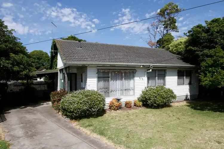 22 Overend Crescent, Sale VIC 3850