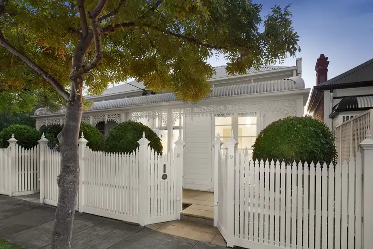 19 Mathoura Road, Toorak VIC 3142