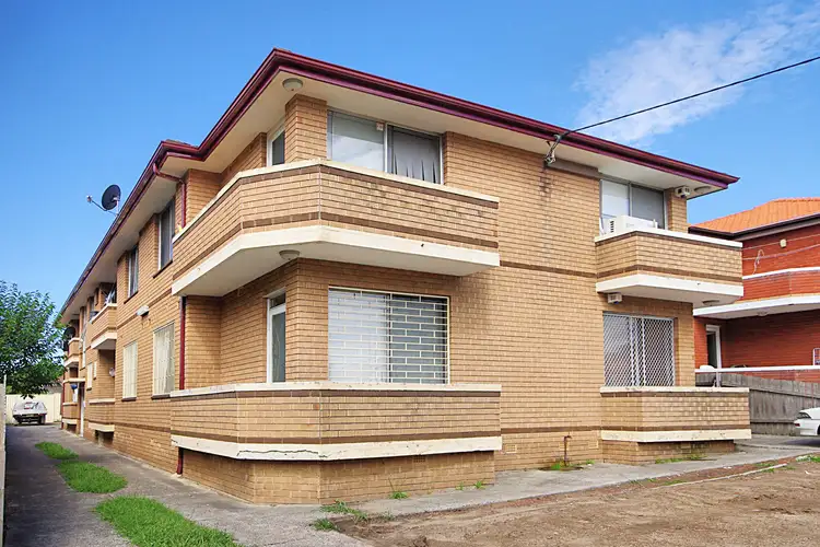 2/10 Broadway Street