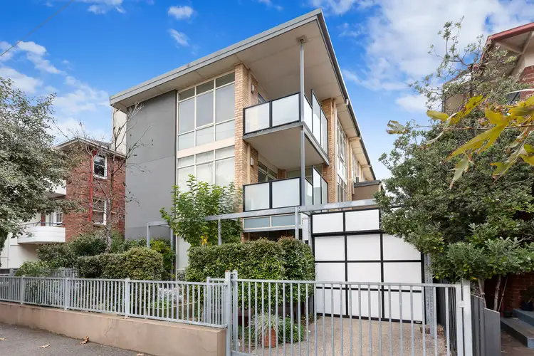 11/11 Bluff Avenue, Elwood VIC 3184