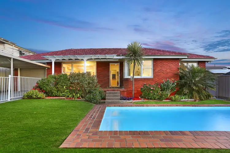 4 Waldo Crescent, Peakhurst NSW 2210