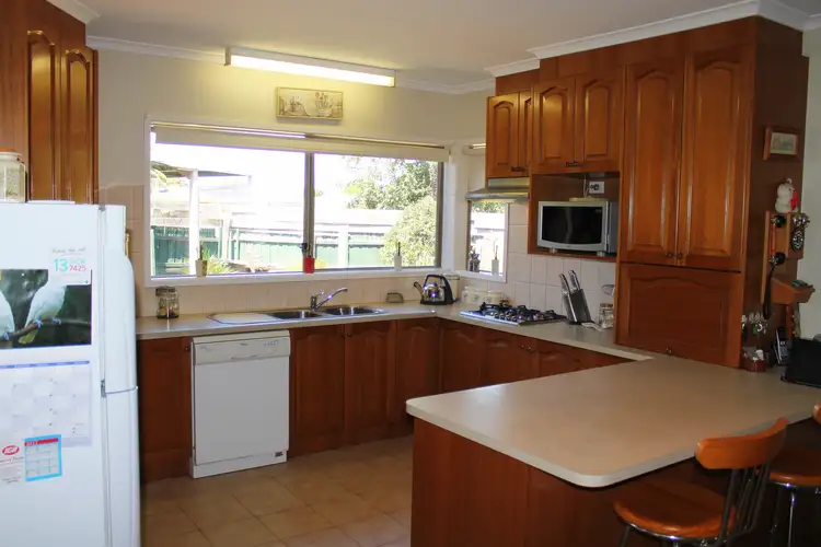 Fifth view of Homely house listing, 20 Leonie Court, Narre Warren VIC 3805