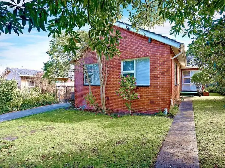 15 Mount Pleasant Drive, Mount Waverley VIC 3149