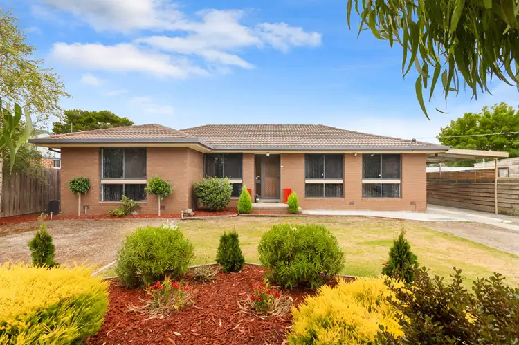 27 Railway Avenue, Bunyip VIC 3815