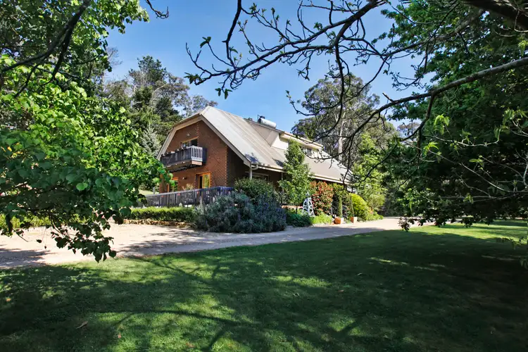 39 Christopher Crescent, Woodend VIC 3442