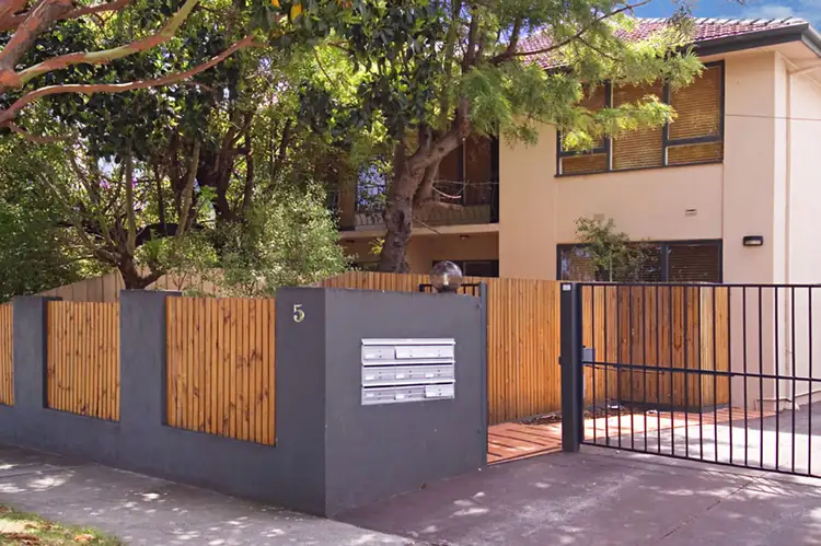 4/5 Crewe Road, Hughesdale VIC 3166