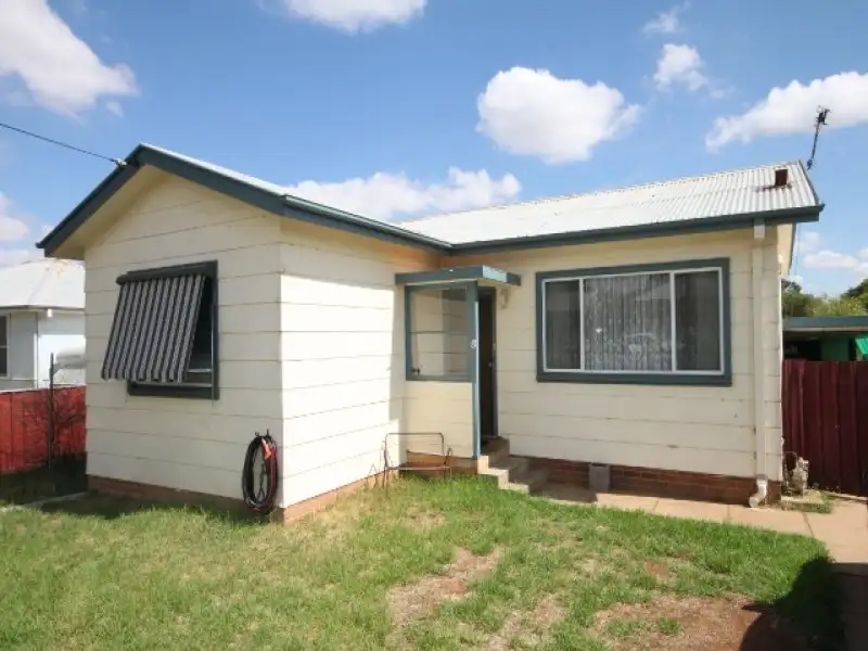 Main view of Homely house listing, 8 Gowrie Parade, Mount Austin NSW 2650
