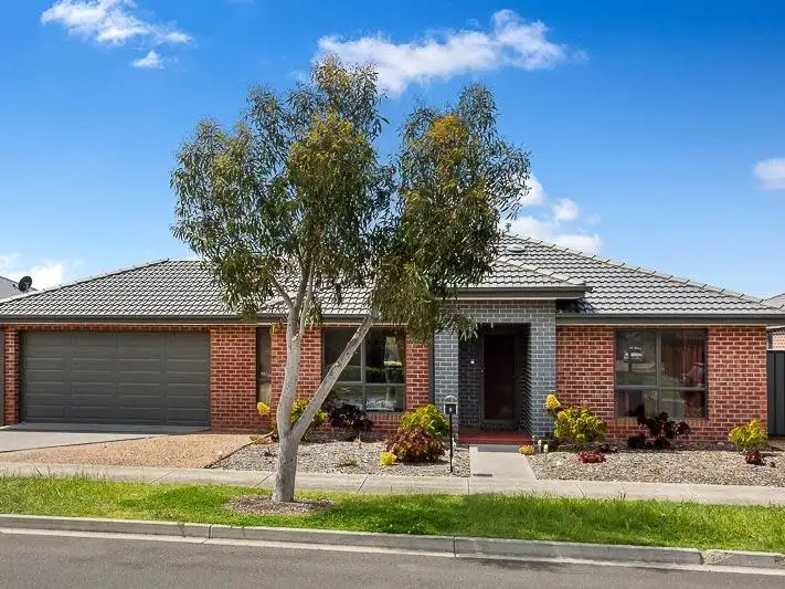 5 Refuge Place, Doreen VIC 3754