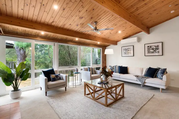 17 Millbank Drive, Mount Eliza VIC 3930