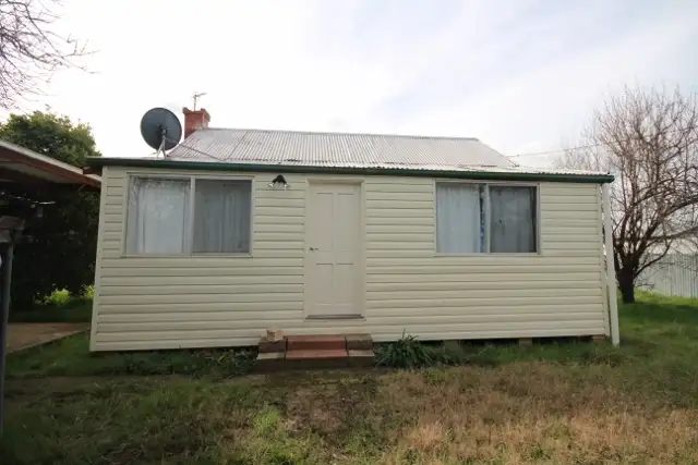 11 Henry Street, North Wagga Wagga NSW 2650