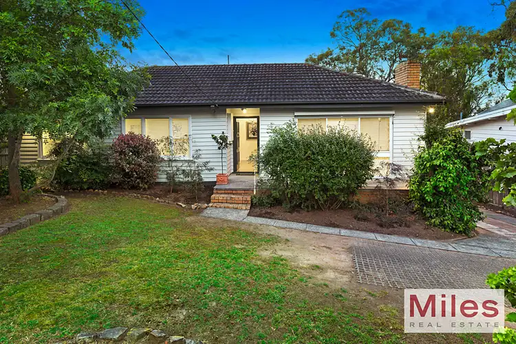 12 Dwyer Street, Macleod VIC 3085