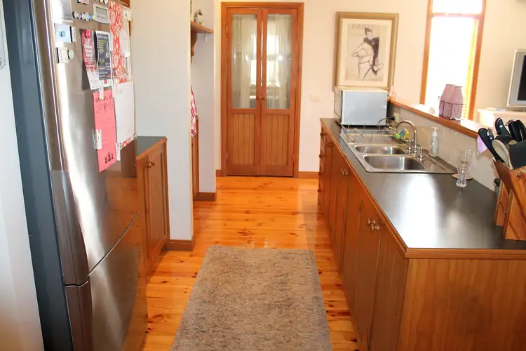 Fifth view of Homely house listing, 25 Highfielde Avenue, Berwick VIC 3806