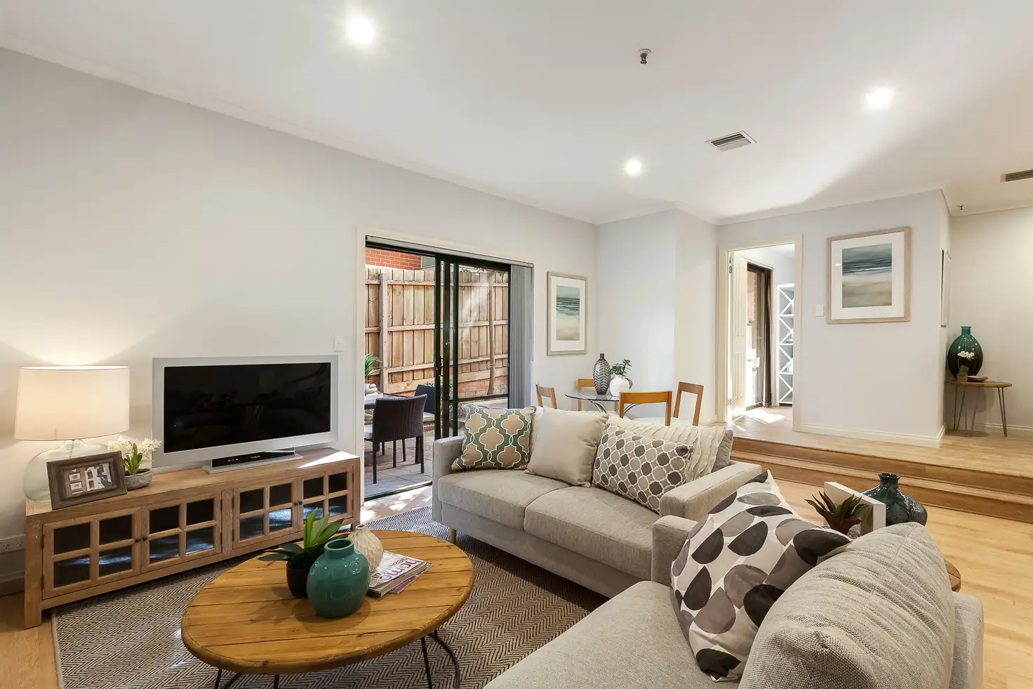Main view of Homely unit listing, 2/13 Oxford Street, Box Hill VIC 3128