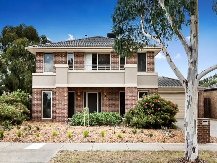 8 Montsalvat Street, Doreen VIC 3754