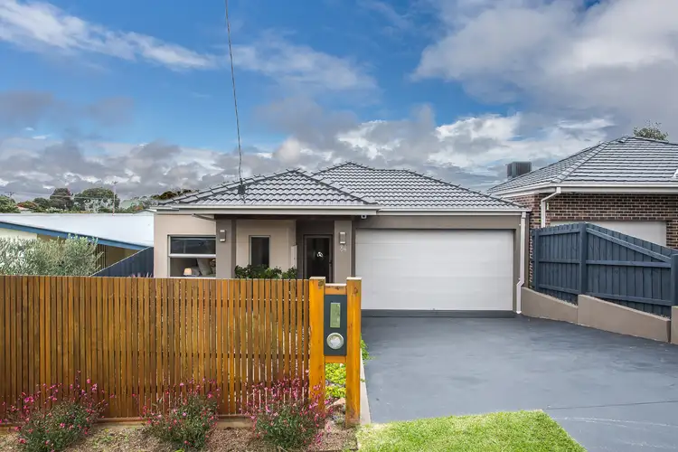 84 Fourth Avenue, Rosebud VIC 3939