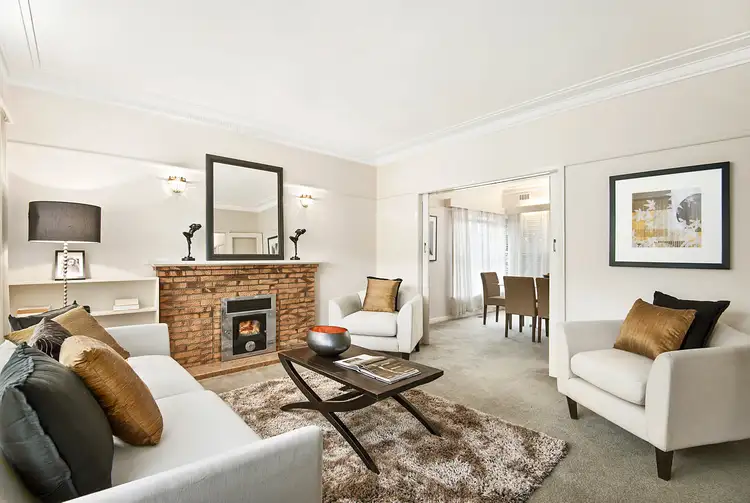 Second view of Homely house listing, 4 Weyburn Court, Heidelberg VIC 3084