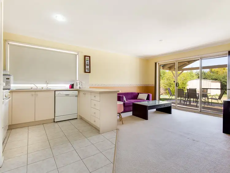 Fourth view of Homely house listing, 2 Chardonnay Place, Hoppers Crossing VIC 3029