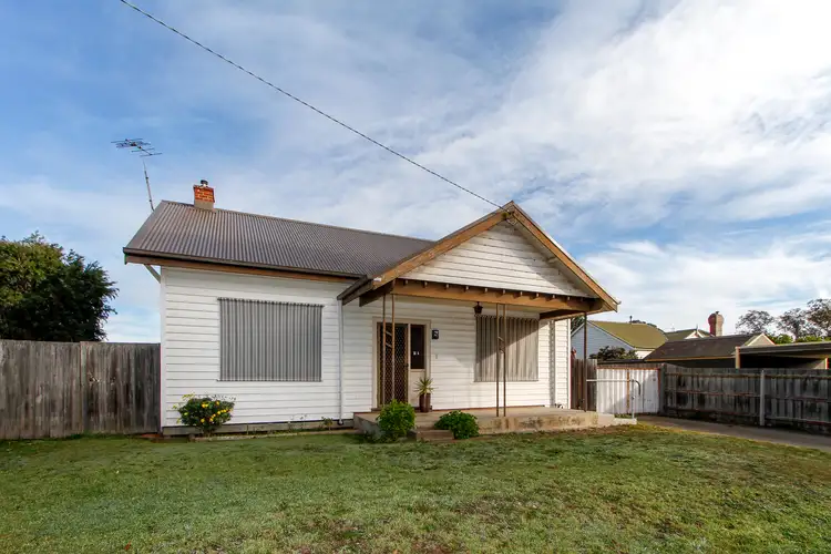 19 Reeve Street, Sale VIC 3850
