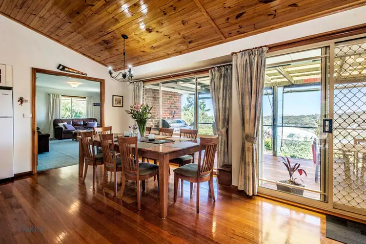 Fifth view of Homely house listing, 10 James Close, Sunbury VIC 3429