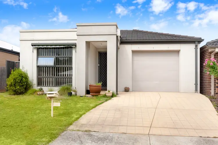 6 Tangelo Terrace, Pakenham VIC 3810