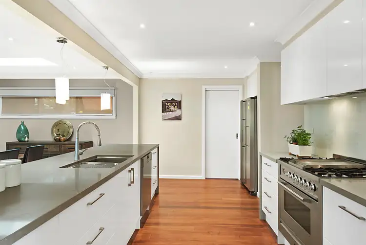 Fourth view of Homely house listing, 10 Lena Street, Viewbank VIC 3084