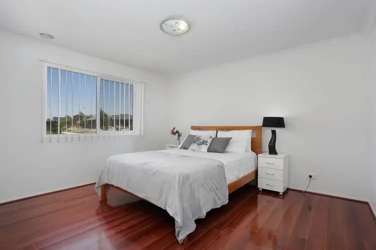 16 Pettigrew Street, Cranbourne East VIC 3977