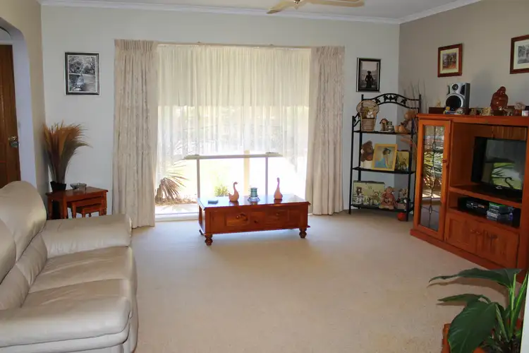 Second view of Homely house listing, 20 Leonie Court, Narre Warren VIC 3805