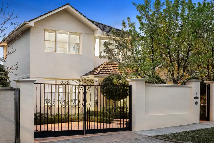 7 Tuxen Court, Brighton East VIC 3187